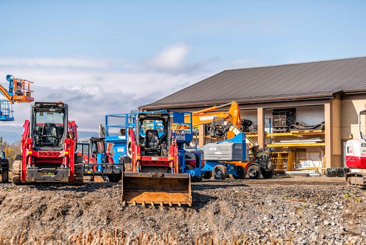 Report: Equipment Leasing Sector Sees March Dip in New Business Volume