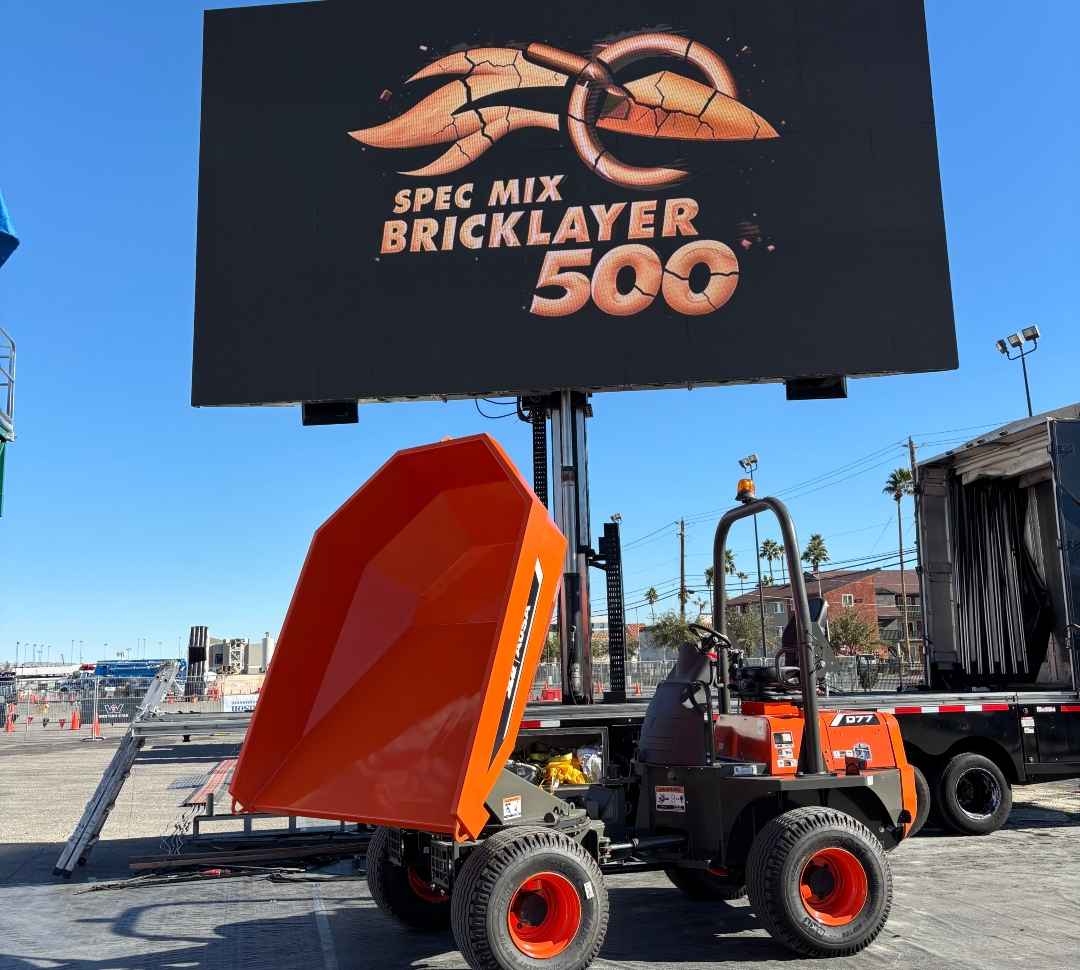 JLG Expands North American Portfolio With AUSA Equipment