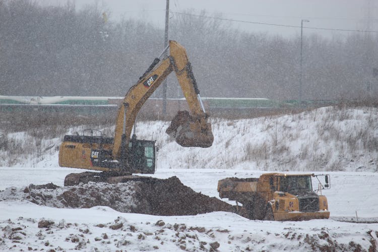 Four Tips for Being Productive and Safe on Construction Sites This Winter